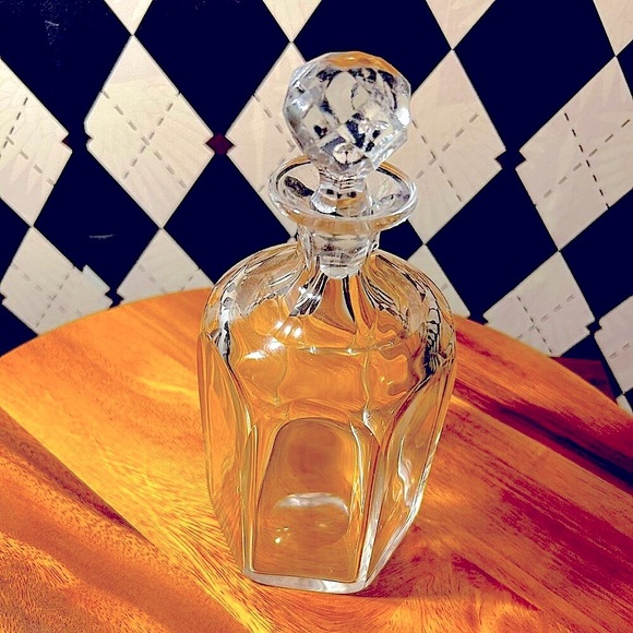 Vintage Crystal Decanter – Elegant & Hefty with Pontil Mark - Picture 3 of 6